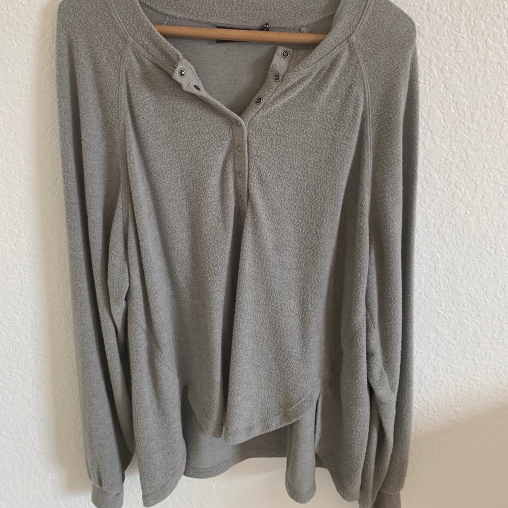 urban outfitters oversized gray shirt